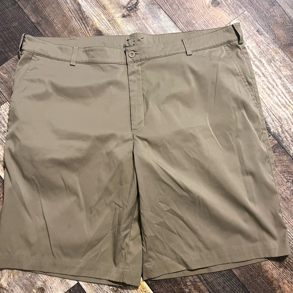 Nike Pro Performance Khaki Golf Shorts size 42